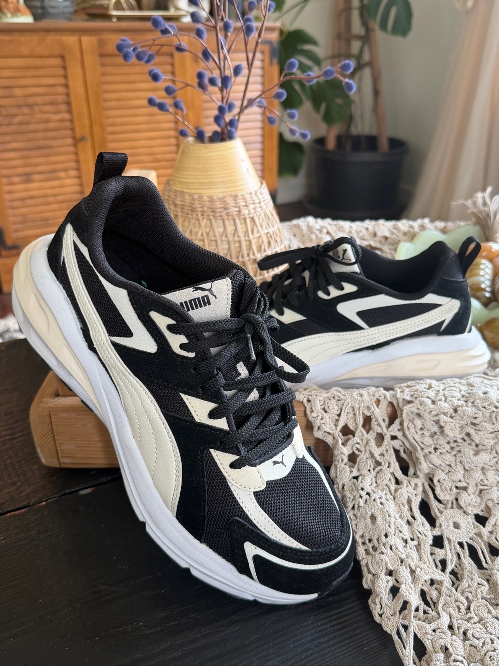 Puma Black and Cream Chunky Retro Runner Sneakers 40 9